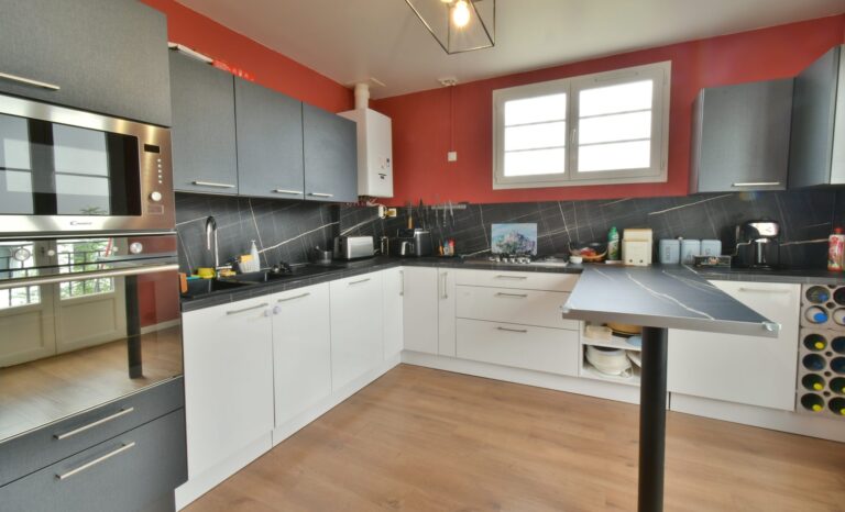 Appartement 5 pièces rénové avec jardin