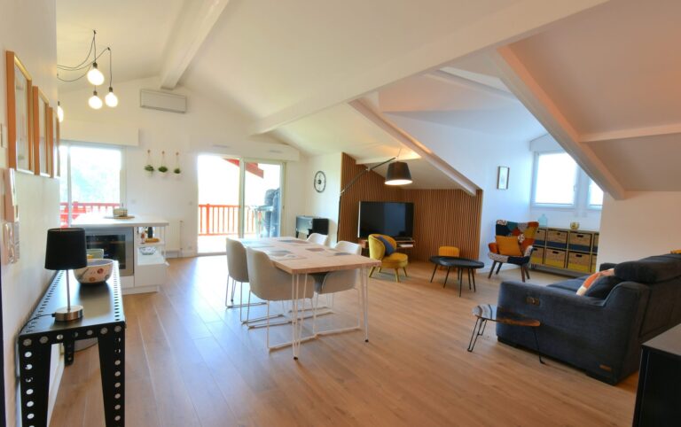 APPARTEMENT T3 avec TERRASSE - DERNIER ÉTAGE